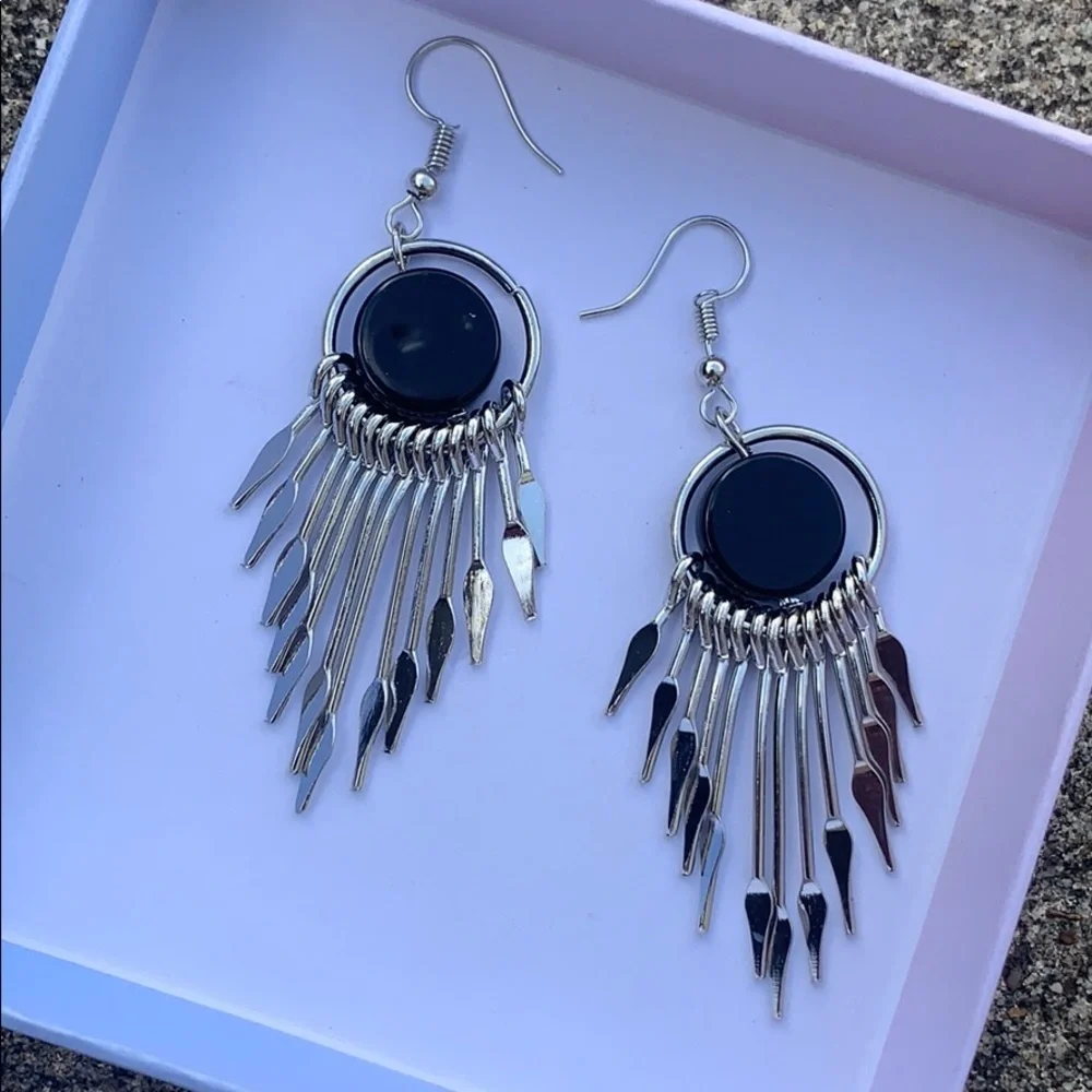 ๐ป3/$20๐ป Boho Dangle Earrings - Picture 2 of 2